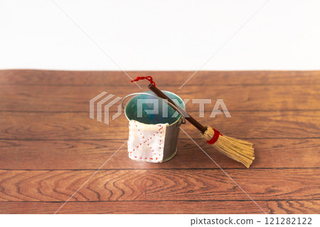 Miniature cleaning tools 121282122