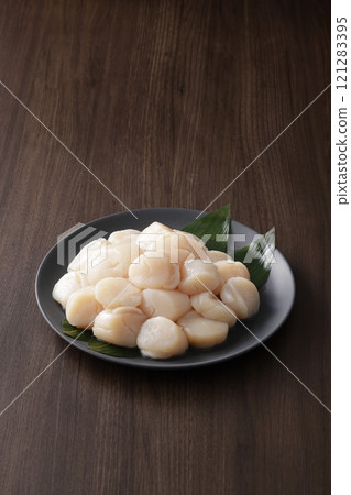 Scallops from Okhotsk, Hokkaido 121283395