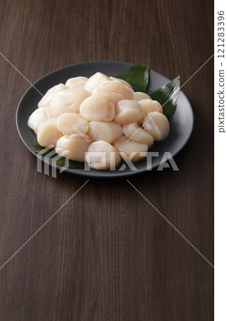 Scallops from Okhotsk, Hokkaido 121283396