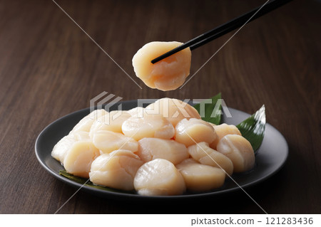 Scallops from Okhotsk, Hokkaido 121283436