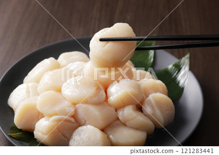 Scallops from Okhotsk, Hokkaido 121283441