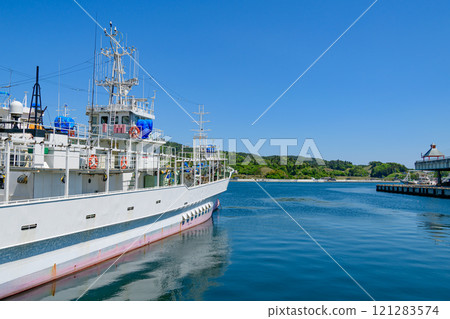 Spring in Kesennuma: Boats and the Sea 121283574