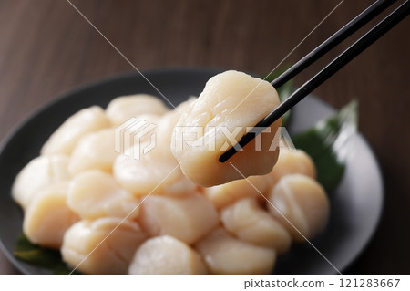 Hokkaido scallops on a plate 121283667