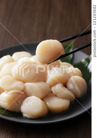 Hokkaido scallops on a plate 121283682