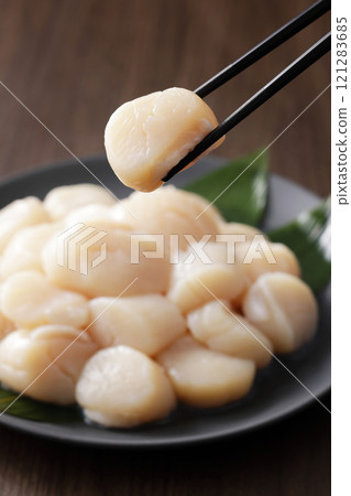 Hokkaido scallops on a plate Hokkaido scallops on a plate 121283685