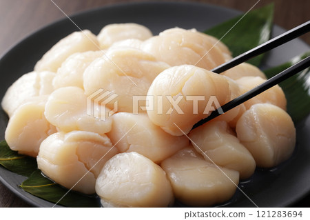 Hokkaido scallops on a plate Hokkaido scallops on a plate 121283694