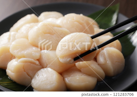 Hokkaido scallops on a plate 121283706