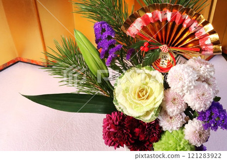 New Year's flowers, decorated to welcome the New Year 121283922