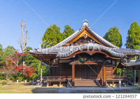 秋天的京都,新光院,秋葉覆蓋的中弘堂 秋天的京都,新光院,秋葉覆蓋的中弘堂 121284057