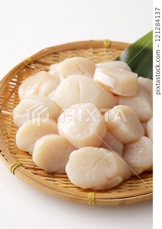 A mountain of scallops 121284137