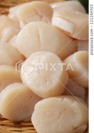 scallop, sashimi, Adductor Muscle 121284303