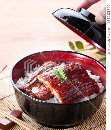 Unagi-don Unaju Eating eel over rice on the midsummer day of the ox (with soup and pickles) An eel dish full of stamina 121285802