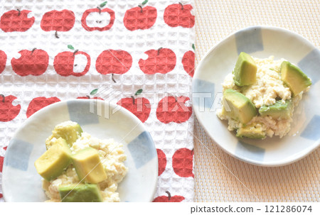Avocado and tofu with white sauce combining isoflavones and vitamin E, also promotes female hormones Avocado and tofu with white sauce combining isoflavones and vitamin E, also promotes female hormones 121286074