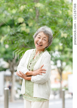 高級女性肖像 121287388