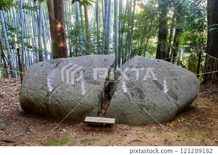 Zushi Shrine and Tsukinowaishi (Kashihara City, Nara Prefecture) Zushi Shrine and Tsukinowaishi (Kashihara City, Nara Prefecture) 121289182