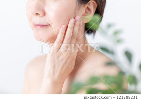 Skin care image for middle-aged to senior women 121289231
