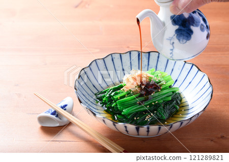 菠菜 121289821
