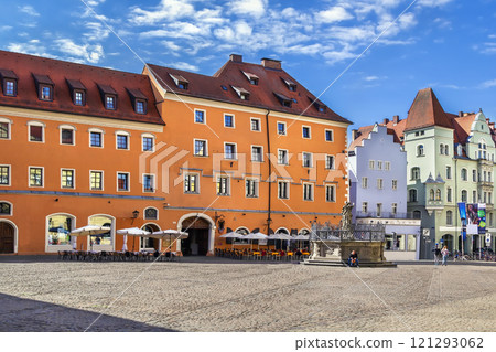 Haidplatz Square in Regensburg, Germany 121293062