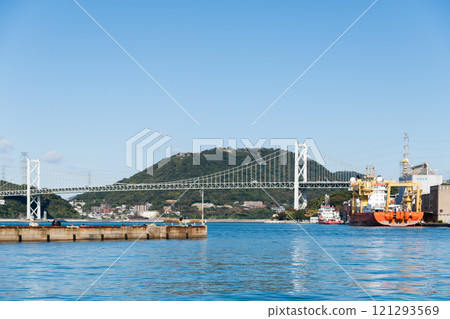 [Kitakyushu Moji Port: Kanmon Straits and Kanmon Bridge from Moji Port] 121293569
