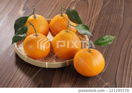 Mikan that looks delicious 121295578