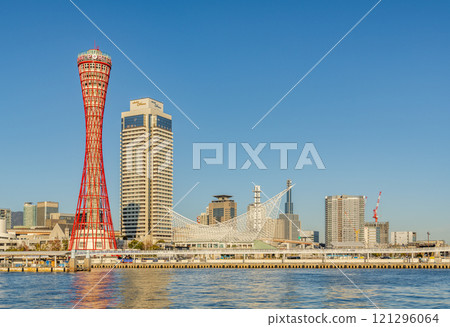 Kobe City, Hyogo Prefecture: Kobe Port Tower and the surrounding cityscape after the fence was removed following renovation work (evening view) Kobe City, Hyogo Prefecture: Kobe Port Tower and the surrounding cityscape after the fence was removed following renovation work (evening view) 121296064