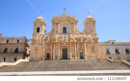 Duomo basilica, Noto, sicily, Italy 121296097