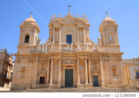 Duomo basilica, Noto, sicily, Italy 121296099