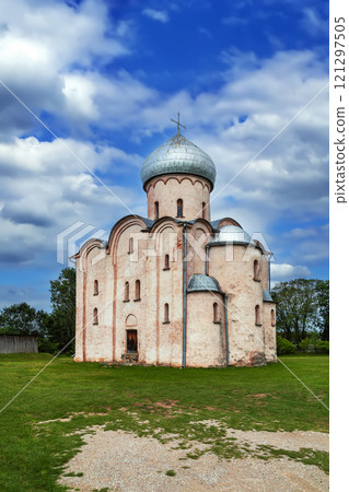 Church of the Transfiguration of the Savior on Nereditsa, Novgorod, Russia Church of the Transfiguration of the Savior on Nereditsa, Novgorod, Russia 121297505