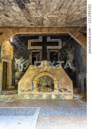 Abandoned and empty medieval Convento dos Capuchos in the Serra de Sintra National Park, Portugal Abandoned and empty medieval Convento dos Capuchos in the Serra de Sintra National Park, Portugal 121298162