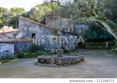 Abandoned and empty medieval Convento dos Capuchos in the Serra de Sintra National Park, Portugal Abandoned and empty medieval Convento dos Capuchos in the Serra de Sintra National Park, Portugal 121298173