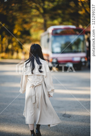 巴士與女人攝影合作/Ugo Kotsu 121299137