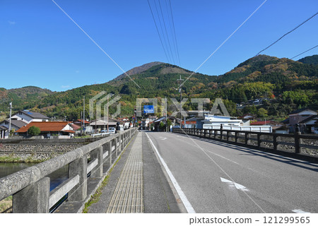 [Shimane Prefecture/Tsuwano Town] Aonoyama seen from Tsuwano Castle 121299565