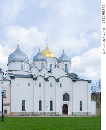 Saint Sophia Cathedral in the Novgorod Kremlin or Detinets, Veliky Novgorod (Novgorod the Great), Russian Federation. Saint Sophia Cathedral in the Novgorod Kremlin or Detinets, Veliky Novgorod (Novgorod the Great), Russian Federation. 121299821