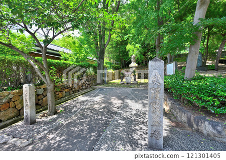 Stone stupa at the historic site "Atsumorizuka" Stone stupa at the historic site "Atsumorizuka" 121301405