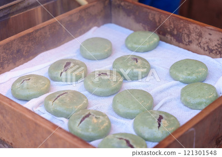 店裡蒸的草饅頭 店裡蒸的草饅頭 121301548