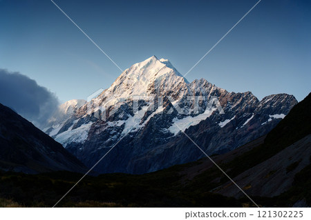 Mount Cook in blue sky during the dusk at Hooker Valley Track, New Zealand 121302225