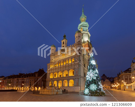 Poznan Town Hall Before Dawn, Poznan, Poland 121306609