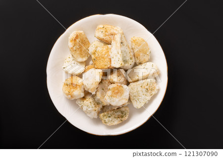 Deep-fried taro with seaweed and salt Deep-fried taro with seaweed and salt 121307090