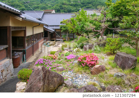 Takahashi 121307294