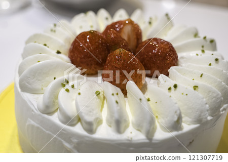Strawberry Decoration Cake 121307719