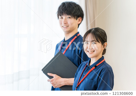 Care managers and occupational therapists working in nursing care facilities and day care centers Care managers and occupational therapists working in nursing care facilities and day care centers 121308600