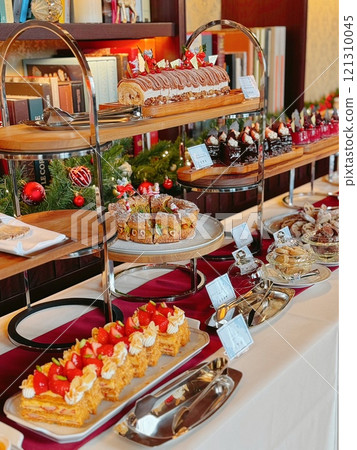 Traditional Christmas Buffet Traditional Christmas Buffet 121310045