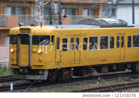 [JR-V] 伯備線 113 系列車（岡山 ⇔ 新見） 121310278