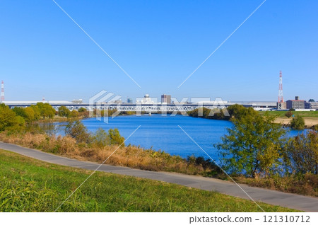 千葉縣松戶市，江戶川對岸，2024 年 12 月 121310712
