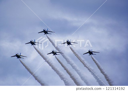 藍色衝動在編隊飛行 藍色衝動在編隊飛行 121314192