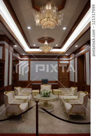 Cheong Wa Dae, Korea 121317099