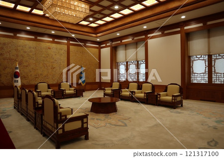 South Korea Cheongwadae meeting room 121317100