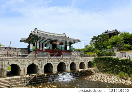 韓國水原的華虹門和隋柳亭 韓國水原的華虹門和隋柳亭 121319900
