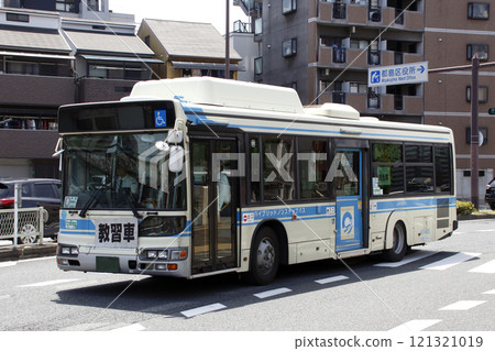 大阪市巴士進行乘員訓練/舊大阪市巴士（低公害巴士車輛） 121321019