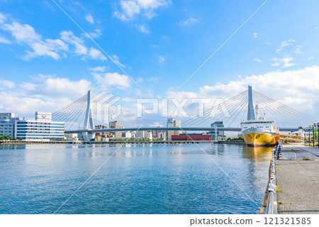 青森城市景觀與青森灣大橋 121321585